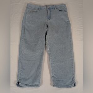 Lee Classic Fit Women's Boyfriend Denim Capris in Light Blue Size 14M